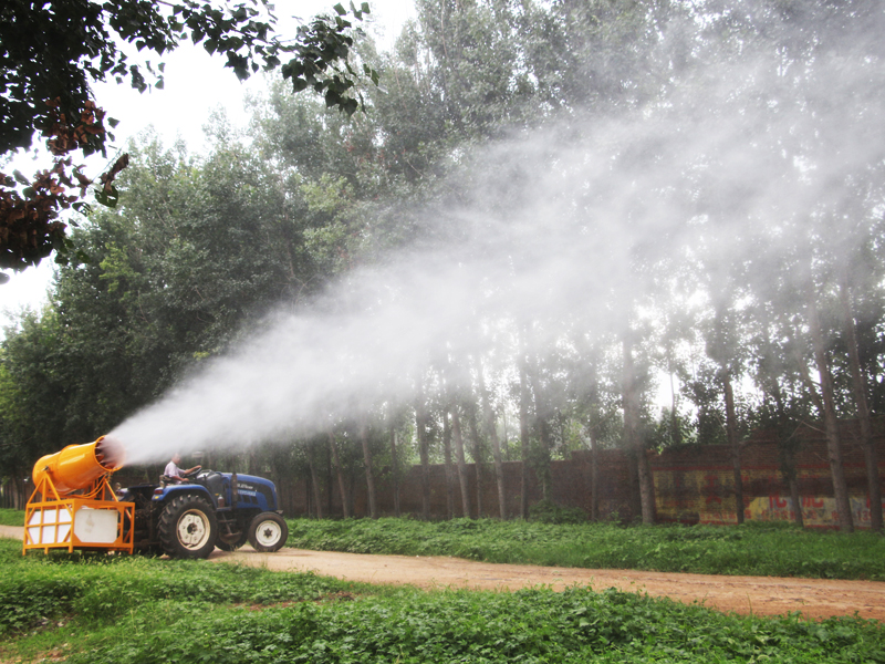 懸掛式風(fēng)送遠(yuǎn)程噴霧機高效噴霧